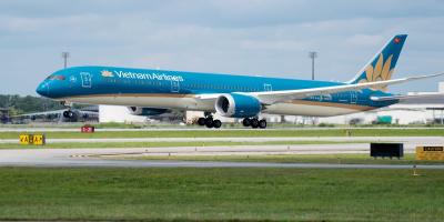 Vietnam Airlines Boeing 787 Returns to Munich After Takeoff Warnings